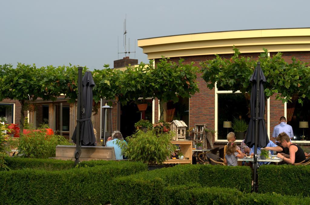 Hotel Restaurant Het Roode Hert Dalfsen Exterior photo